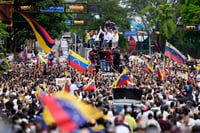 Imagen Miles de venezolanos se manifiestan en segundo día por lo que consideran fraude electoral