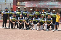 Imagen Titanes y Rangers se coronan en la Liga de Softbol Industrial