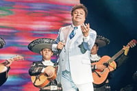 Juan Gabriel es uno de los artistas que más añadieron mitos del amor romántico a su bagaje musical. Imagen: El Universal/ Leticia Sánchez Núñez