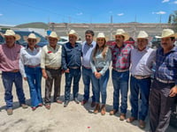 Imagen Se reúnen alcalde de Lerdo y el secretario de ganadería con productores del campo en Lerdo