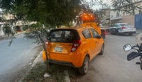 Imagen Despojan a taxista de las ganancias del día y la batería de su auto