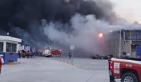 Imagen Incendio consume bodega de unicel en Saltillo