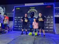 Imagen Obtiene doble título en el Torneo de Aniversario del Play Pádel