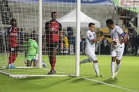 El ‘Choco’ Lozano (9) fue capitán de los catrachos durante la goleada que le propinaron 4-0 a Trinidad & Tobago en la Concacaf Nations League. (EFE)
