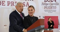 El presidente López Obrador y la doctora Beatriz Gutiérrez Müller. (ESPECIAL)