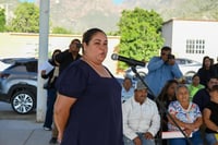 La señora Olivia Pedroza agradeció al presidente municipal, Homero Martínez Cabrera, su rápida respuesta al instalar el transformador que los habitantes habían solicitado para la comunidad. (EL SIGLO DE TORREÓN)