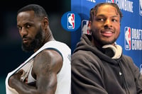 Imagen LeBron y Bronny James hacen historia en la NBA al compartir pista por primera vez