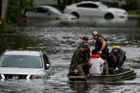 Imagen Suben a 16 los muertos por los tornados y el huracán Milton en Florida