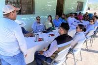 Imagen Regidores realizan recorrido de revisión de obra en el ejido Barreal de Guadalupe