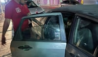 Imagen Mujer de la tercera edad queda encerrada en auto tres horas