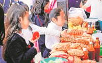 Aplicarán campaña contra comida 'chatarra'.