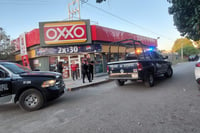 Imagen Sujeto asalta tienda Oxxo en Gómez Palacio con machete