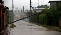 Imagen El huracán Rafael toca tierra en el suroeste de Cuba