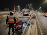 Imagen Entre la vida y la muerte, motociclista de 52 años que se accidentó en bulevar Mieleras de Torreón