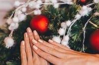 Imagen 5 diseños imperdibles para tener uñas navideñas para pies