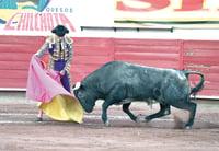 El talentoso torero lagunero Juan Ma Ibarra, volverá a estar en la tradicional Novillada del uno de enero en la romántica Plaza de Toros Alberto Balderas ubicada en Ciudad Jardín.