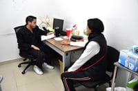 Imagen Realizan brigada médica a beneficio de los adultos empacadores voluntarios por parte del DIF Torreón