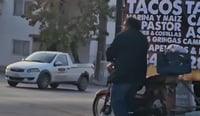 Imagen Motociclista ebrio dispara su arma contra camioneta que lo arrolló en Saltillo