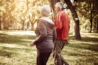 Lo ideal para notar mejoras en la salud de la espalda es caminar durante al menos 30 minutos al día, cinco días a la semana.