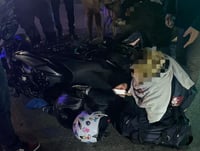 Imagen Auto impacta a pareja en moto y se da a la fuga en Gómez Palacio