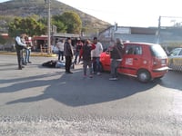 Imagen Dos lesionados tras accidente entre moto y taxi en Lerdo