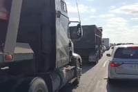 Imagen Colapsa carretera 57 en Coahuila por llegada masiva de paisanos