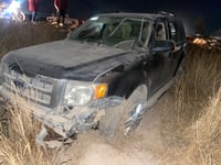 Imagen Pierde el control de su camioneta y se sale del camino en la zona rural de Gómez Palacio