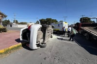 Imagen Dos lesionados tras volcadura en Saltillo por exceso de velocidad