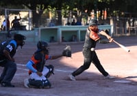 El campo 16 de la Unidad Deportiva Torreón fue el escenario en el que Laguna se impuso 5 carreras por 4 en el Circuito Mayor de Beisbol. (Cortesía)