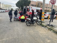 Imagen Motociclista termina con fractura expuesta tras ser arrollado en Gómez Palacio