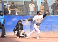 Los Leones lideran la serie por 1 a 0, a falta de jugar 3 innings en el segundo juego, el que están ganando por una carrera. (Ramón Sotomayor)