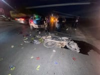 Imagen Motociclista se lesiona de gravedad luego de chocar contra un taxi en Gómez Palacio