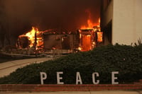 Imagen Bomberos mexicanos arriban a California para combatir incendios