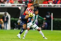 El canterano santista, fue titular en el juego inaugural de Guerreros en
el Clausura 2025 en Guadalajara contra Chivas, jugando 72 minutos. (EFE)