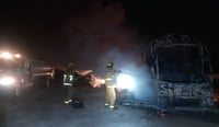 Imagen Autobús perteneciente al Grupo Rancho Grande se incendia en la autopista Cuencamé-Lerdo