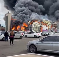 Imagen Se quema casino en Culiacán, cuerpos de emergencia atienden incendio