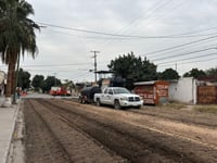 Imagen Inician trabajos de pavimentación en la calle Mutualismo del centro de Gómez Palacio