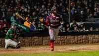 Los Tomateros de Culiacán buscarán esta misma noche amarrar su boleto
hacia la gran final, para pelear por ir a Serie del Caribe, cuando se enfrenten ante los Cañeros de Los Mochis, sus clásicos rivales. (Especial)