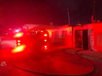 Imagen De madrugada, fuego acaba con dos cuartos de una vivienda en Torreón