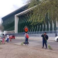 Imagen Limpian exterior del Hospital Nuevo de Gómez Palacio y refuerzan personal de intendencia