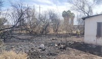 Imagen Bomberos evitan que incendio alcanzara viviendas en ejido El Cariño