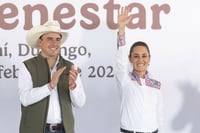 Manolo Jiménez y Claudia Sheinbaum durante la última visita de la presidenta a la Comarca Lagunera el pasado 23 de febrero 