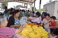 Imagen Buena respuesta en 'Mercadito Mejora' en el ejido Luchana de San Pedro