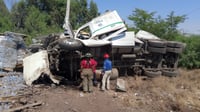 Tren embiste a tráiler en puente Jabonoso; conductor resulta lesionado