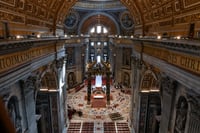 Imagen En vivo: Exponen féretro del Papa Francisco a los fieles en la basílica de San Pedro
