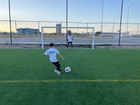 No podía faltar la patada inaugural para el arranque oficial de la competencia en varias categorías, por parte de los integrantes infantiles. (META)
