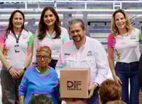 Imagen Llevan apoyos a mujeres embarazadas y adultos mayores de Ramos Arizpe