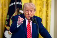 Imagen Trump considera un gran honor que León XIV sea el primer papa estadounidense