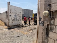 Imagen Se incendia corralón donde había almacenado caucho en Gómez Palacio