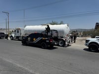 HUACHICOLEO Asegura PAR tractocamión con hidrocarburo en los límites de Torreón y Gómez Palacio